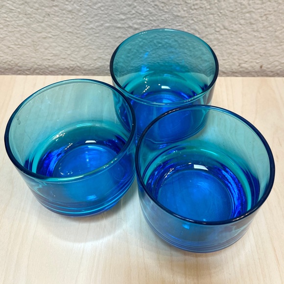 Blue Glasses. Set of 3. Vintage. Beautiful. Stackable. - Picture 5 of 6